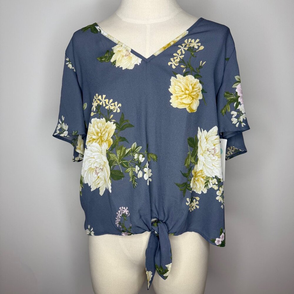 Nine Britton Arella Tie Front Blouse Floral Print Size M, New With Tags